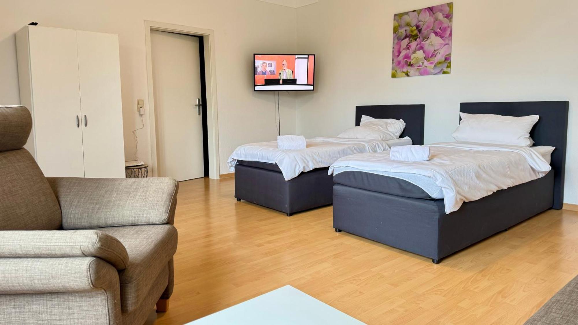 Apartments Im Herzen Von Neumuenster Innenstadt & Hbf Fusslaeufig, Mit Privatparkplatz Ngoại thất bức ảnh