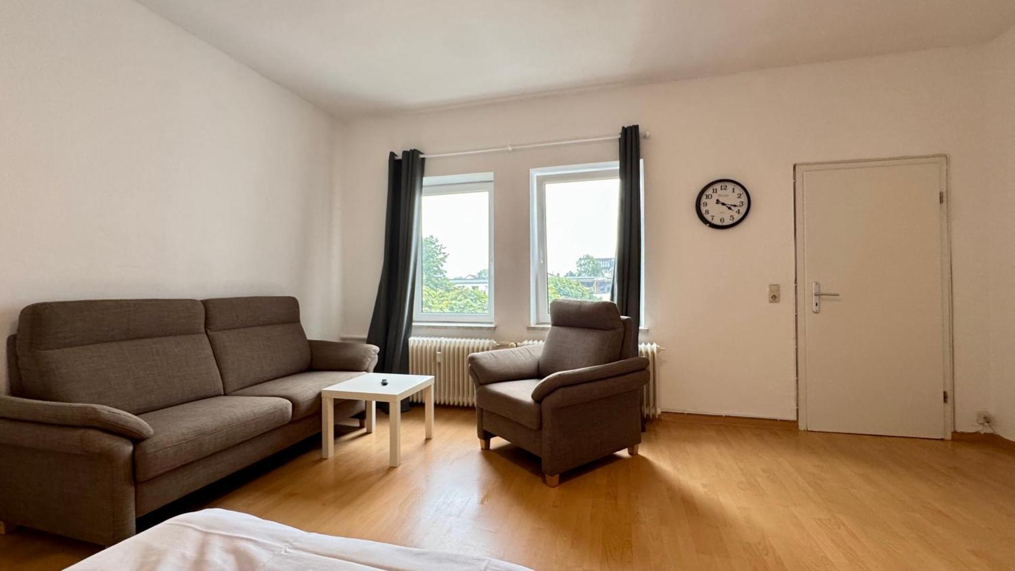 Apartments Im Herzen Von Neumuenster Innenstadt & Hbf Fusslaeufig, Mit Privatparkplatz Ngoại thất bức ảnh