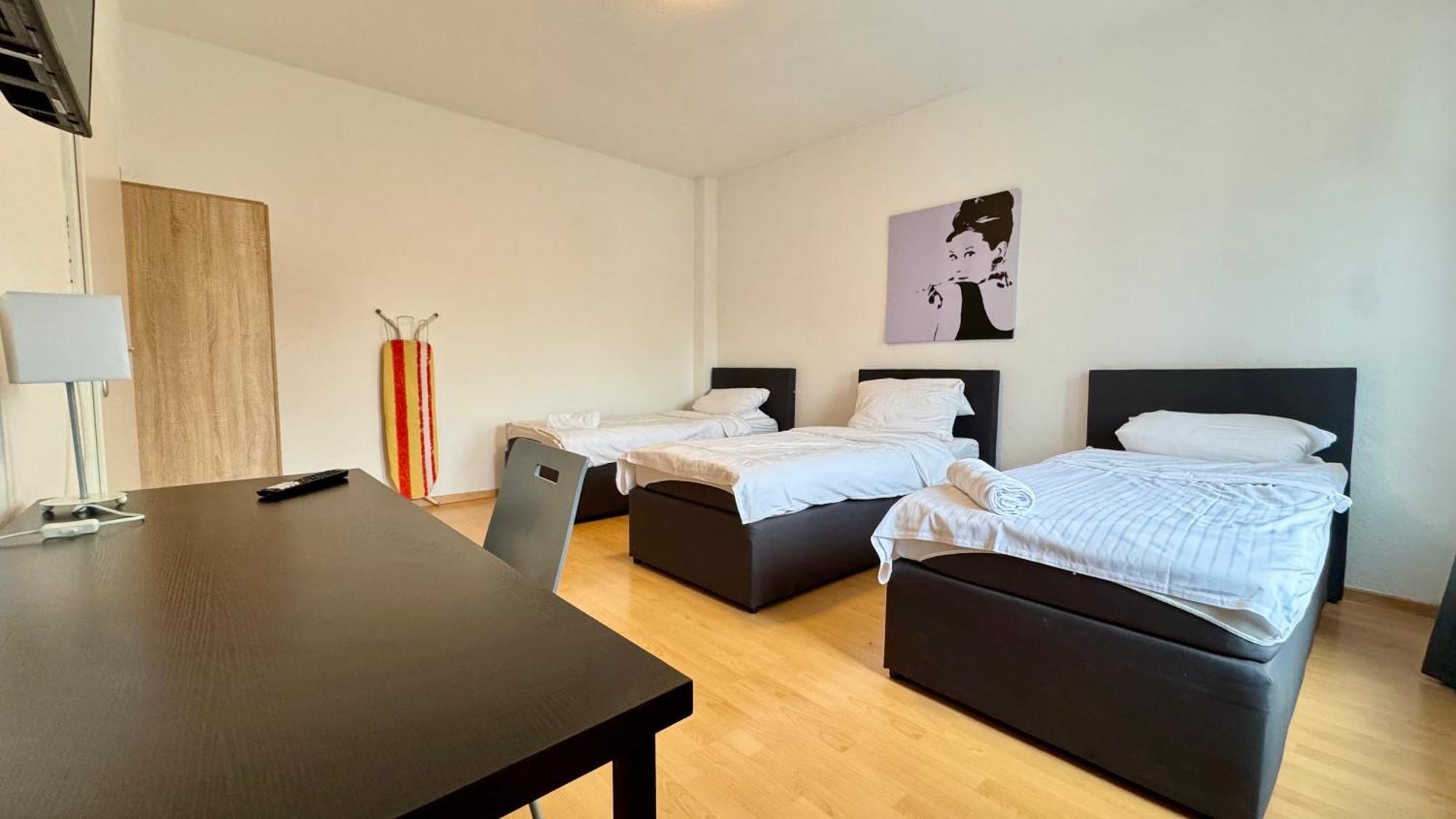Apartments Im Herzen Von Neumuenster Innenstadt & Hbf Fusslaeufig, Mit Privatparkplatz Ngoại thất bức ảnh