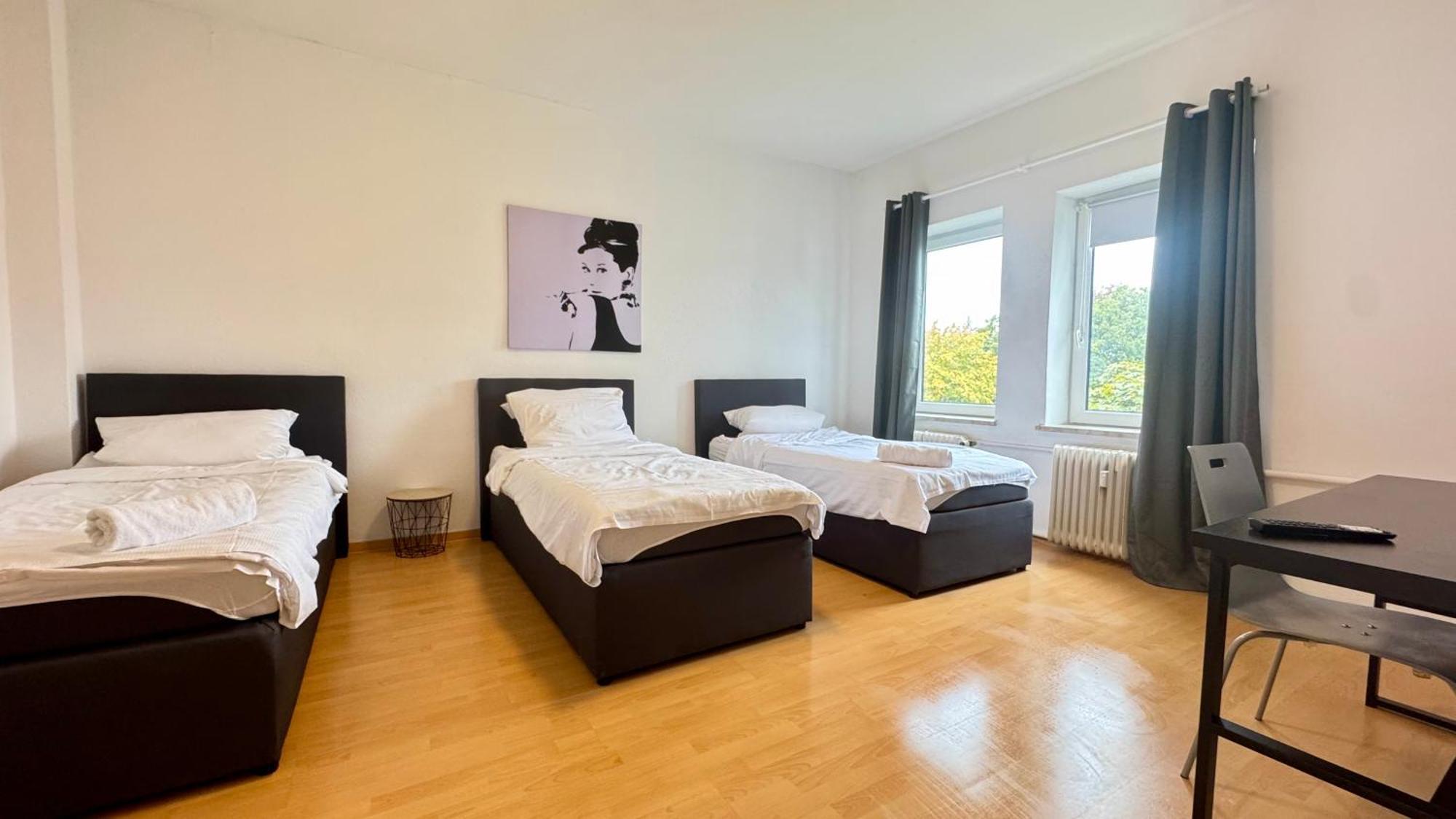Apartments Im Herzen Von Neumuenster Innenstadt & Hbf Fusslaeufig, Mit Privatparkplatz Ngoại thất bức ảnh