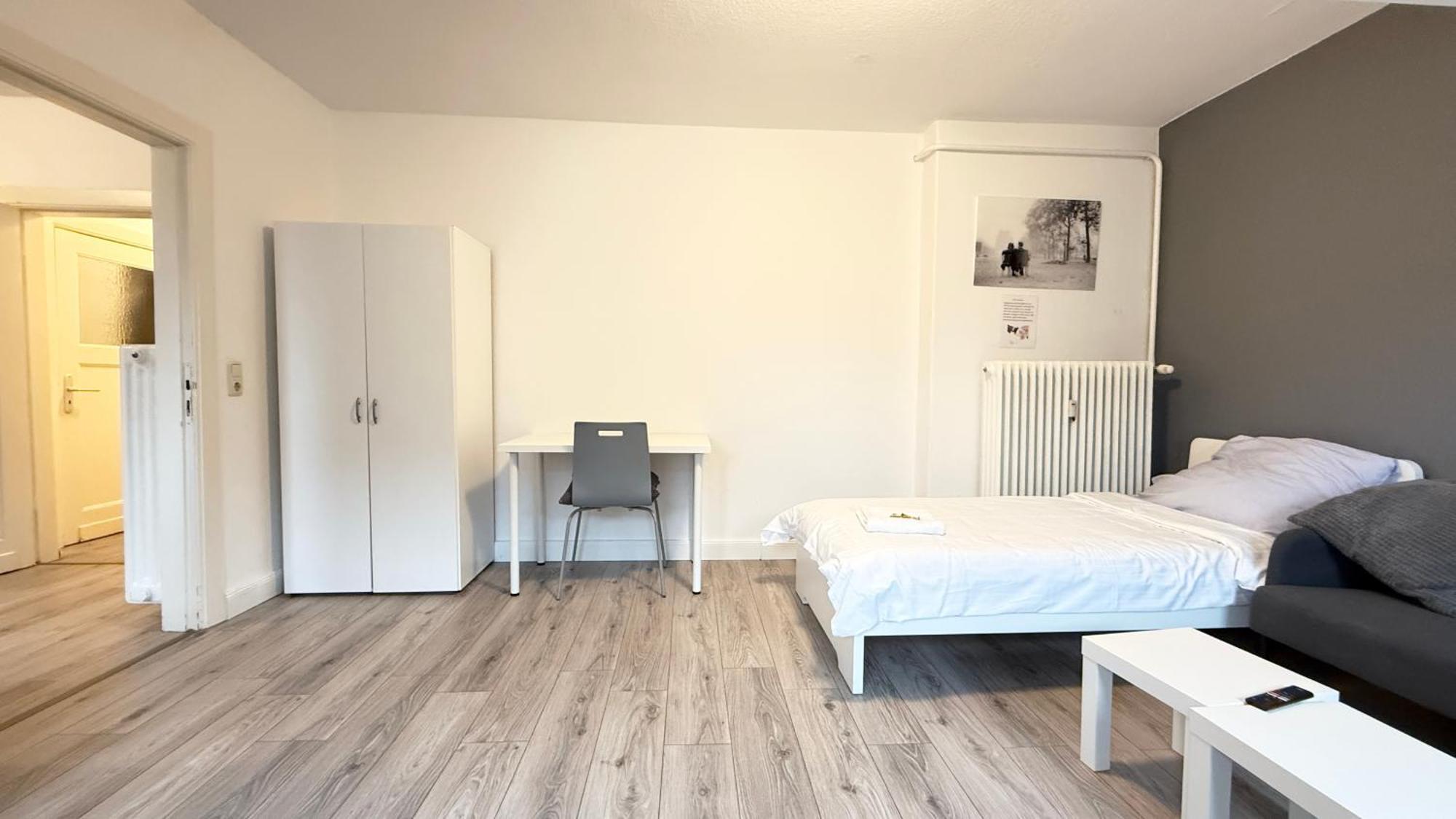 Apartments Im Herzen Von Neumuenster Innenstadt & Hbf Fusslaeufig, Mit Privatparkplatz Ngoại thất bức ảnh